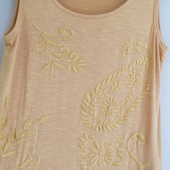 🚫SOLD🚫 Max Jeans Yellow Embroidered Tank Top - Picture 7 of 8